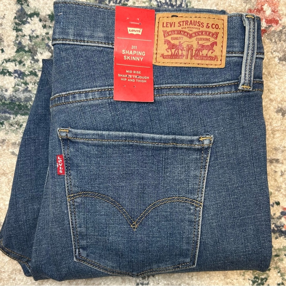 NWT! New Levi Woman’s 311 Shaping Skinny Studded Jean - Picture 10 of 13